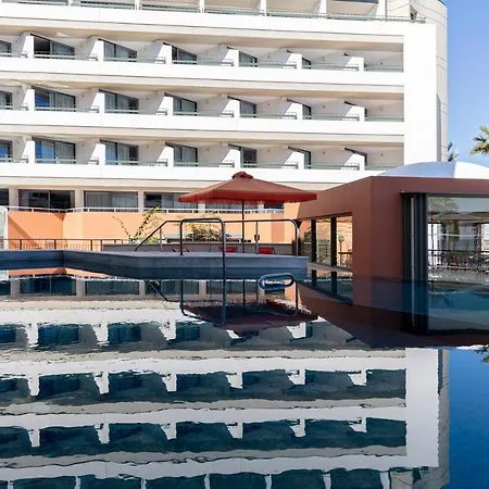Готель Aquila Porto 5*