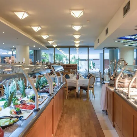 Aquila Porto Hotel 5*