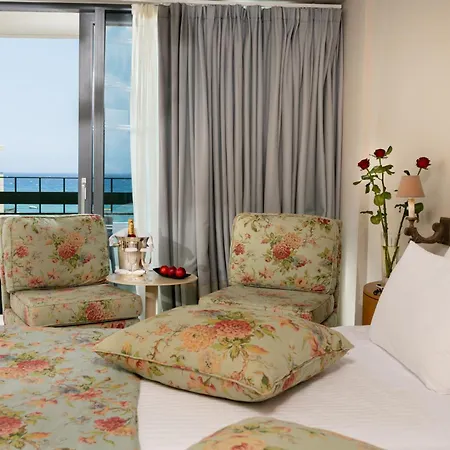 Aquila Porto Hotel 5*