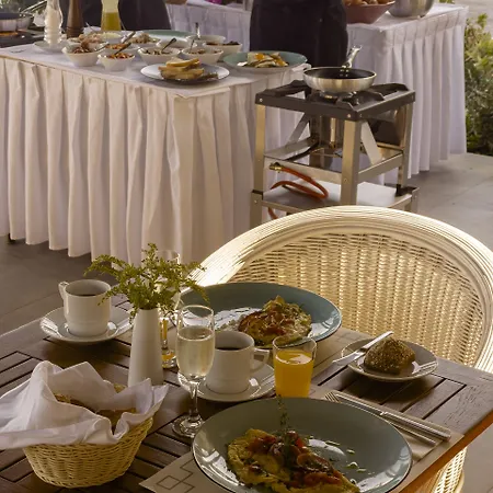 Готель Aquila Porto 5*