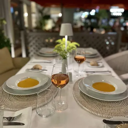 Готель Aquila Porto 5*