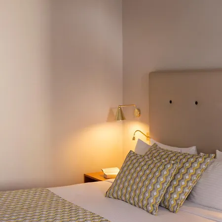 Готель Aquila Porto 5*