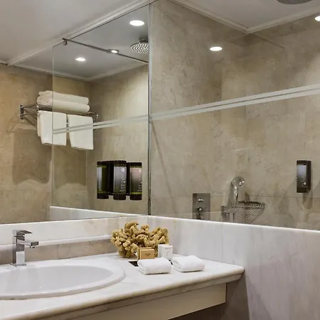 Hotel Aquila Porto 5*